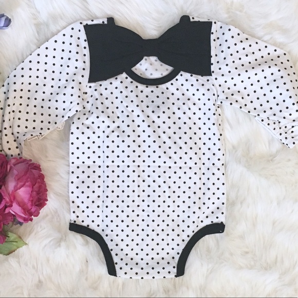 NWT back🎀 detail polka dot onesie - Picture 4 of 5